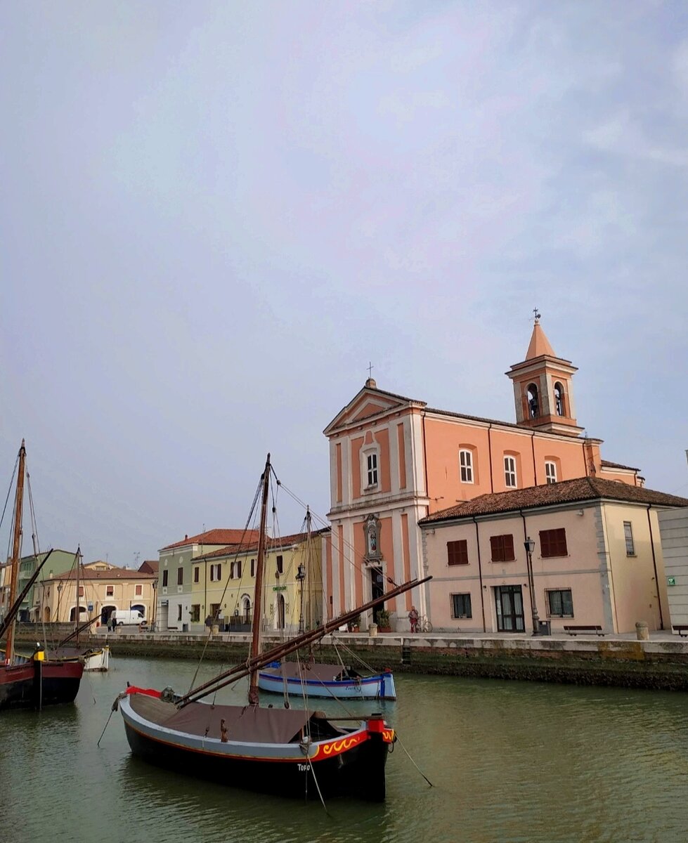 Это не Венеция, это Чезенатико. Канал проектировал самолично Леонардо да Винчи 