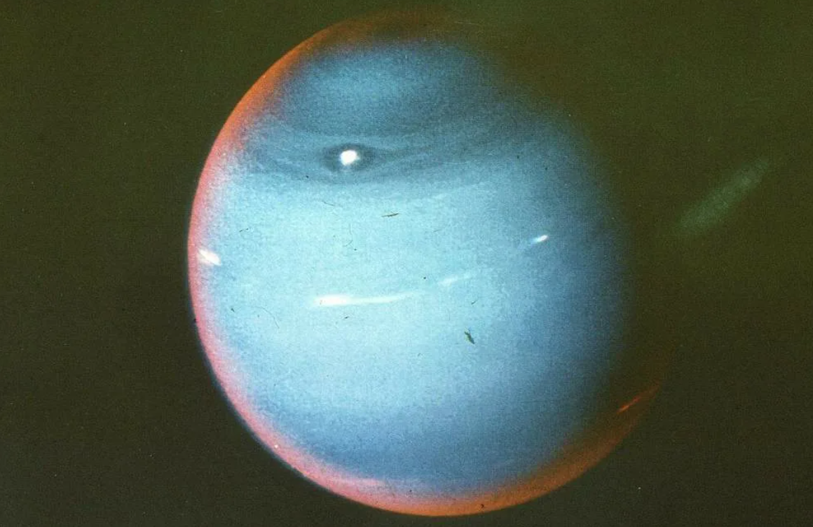 Два урана. Вояджер 2 Нептун. Вояджер 2 Уран снимки. Нептун Планета снимки Вояджера. Вояджер 2 Нептун снимки.
