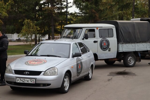    Также с гуманитарным конвоем отправили пять автомобилей. Фото: Общественная палата Красноярского края