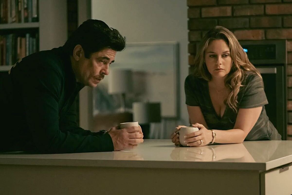 Обложка: © Black Label Media