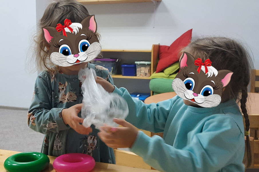 Слушаем, как звучат разные предметы.