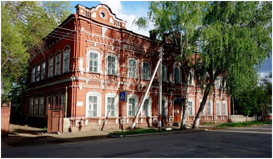 Исторический памятник Здание духовного училища. 2-я половина 19 века, Советская ул., 80, Петровск, Саратовская обл., 412540. Фото из интернета.