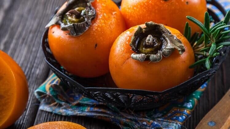    Хурма больше не расквасится в морозилке: как ее быстро дозреть© PxHere