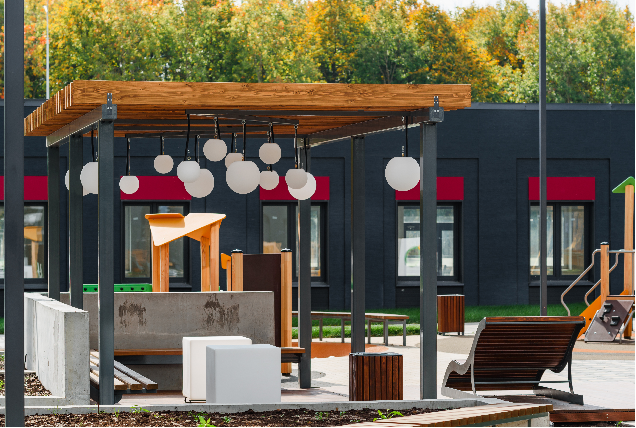 Во дворе Ривер парка будет высажена туя западная, клен Гиннала, сосна горная, ель обыкновенная и мелколистная липа