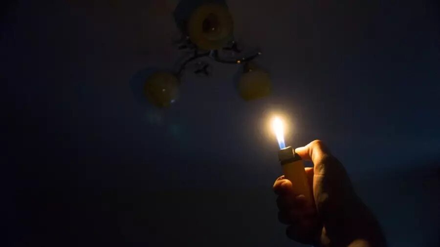     Ранее неоднократно судимый мужчина обчистил кассу магазина в Нижнем Новгороде. Ему удалось ограбить торговую точку при помощи полыхающего картона. Против него завели уголовное дело, сообщили в региональном ГУ МВД.
