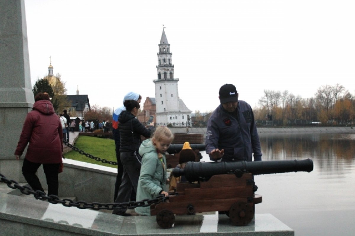    В Невьянске завершили благоустройство набережной «Калейдоскоп времён»