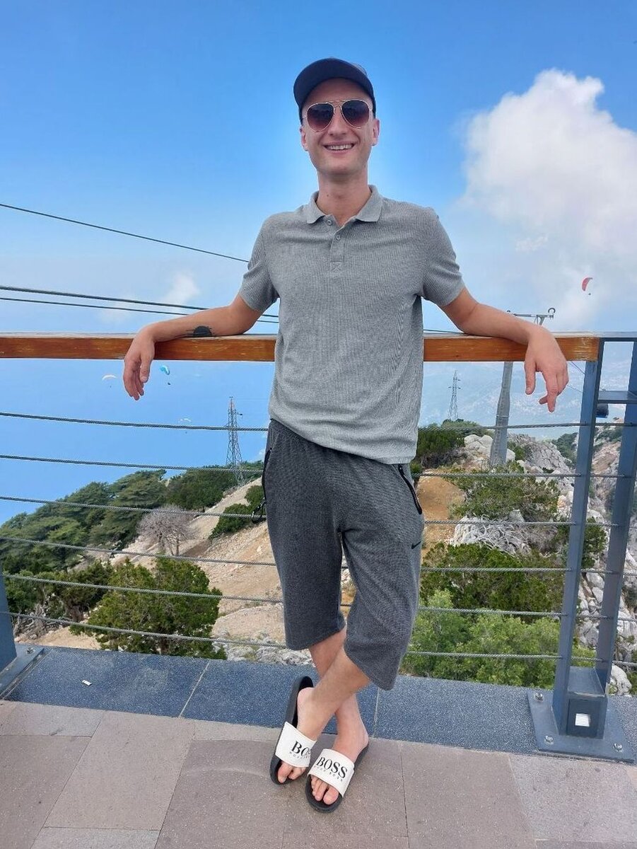 Михаил Туэбов, я уже более 10 лет на Авито, последние 2,5 года активно использую накрутки поведенческих факторов, знаю, как работает продвижение на Авито поднятие просмотров на авито 