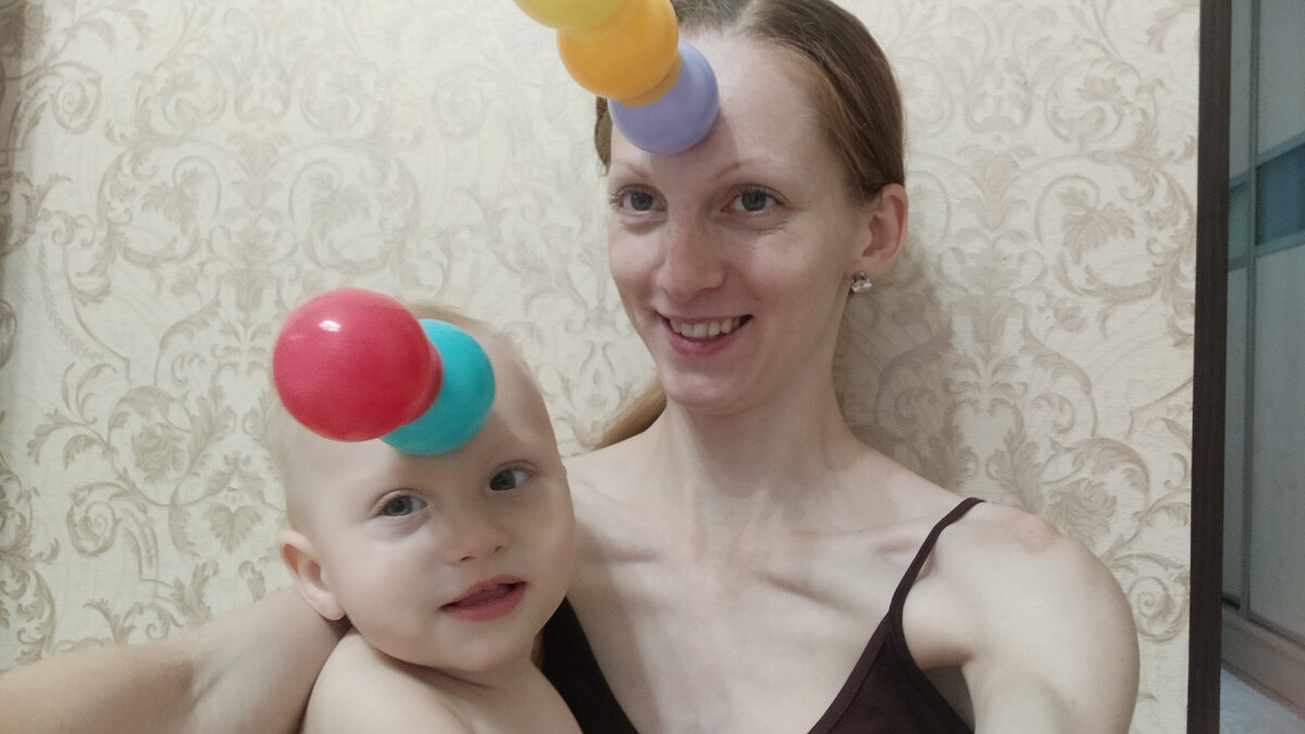 балуемся тем, что лепим эти штуки друг другу на лоб)