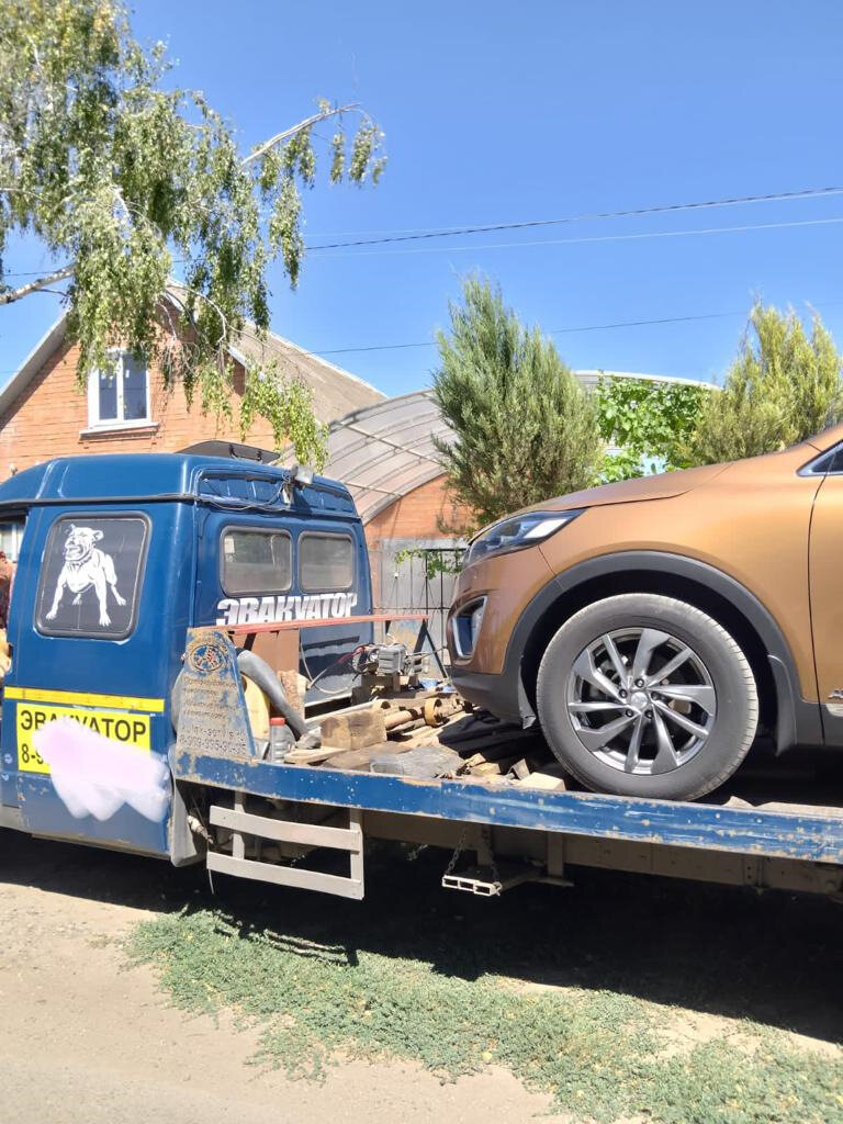 Поехал в станицу.