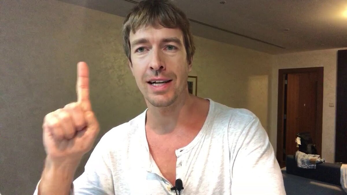 Алекс Лесли. Источник фото: Яндекс Картинки.