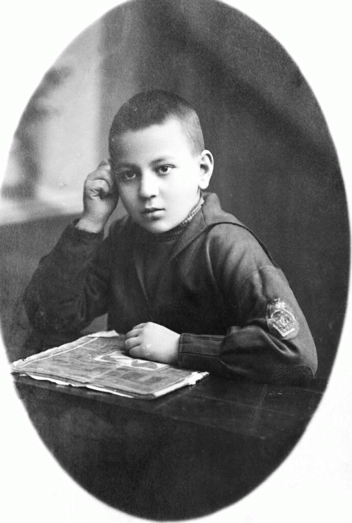 Мстислав Всеволодович Келдыш - ученик иваново-вознесенской школы. 1920 г.