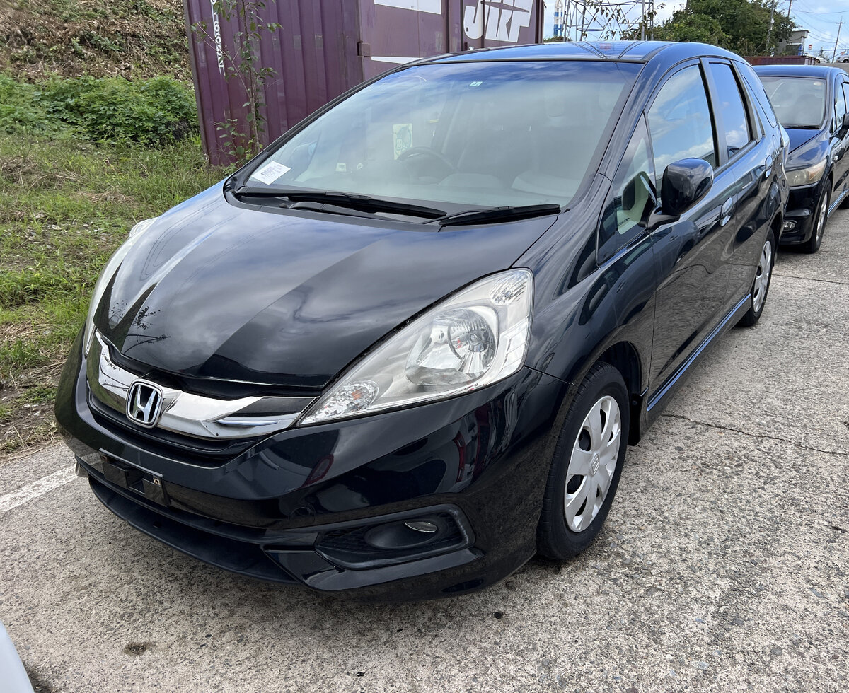 Купили под заказ Honda Fit Shuttle: 4,5 балла, 51 000 км пробег и 