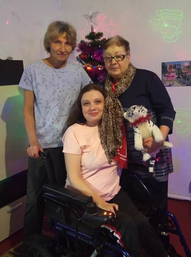 мама слева. справа  сводная бабушка