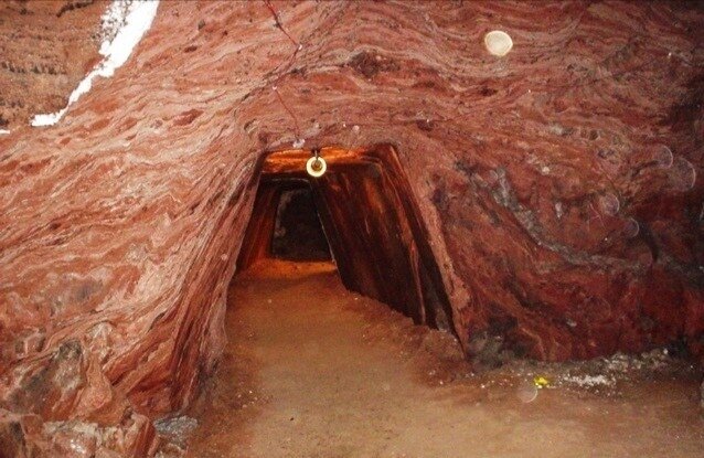 Шахта по добываю гималайской соли