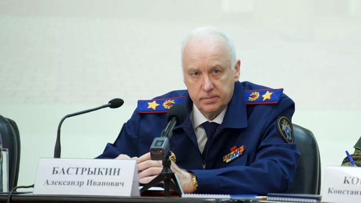     Главе СКР Александру Бастрыкину доложат о ходе и результатах проверки, начатой из-за избиения мужчиной детей палкой на улице в Балахне. Об этом говорится в сообщении федерального ведомства в Telegram.