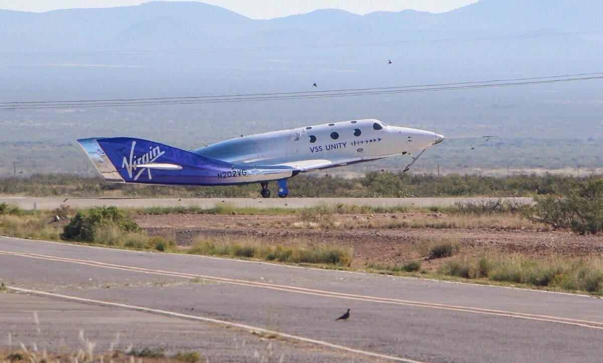 VSS Unity приземляется в космопорт «Америка» (Spaceport America) 6 октября в конце миссии Galactic 04.    
 Источник: Spaceport America  📷
