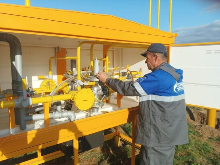    В Оренбургском районе завершено строительство газопровода в селе Старица Марина Шарт