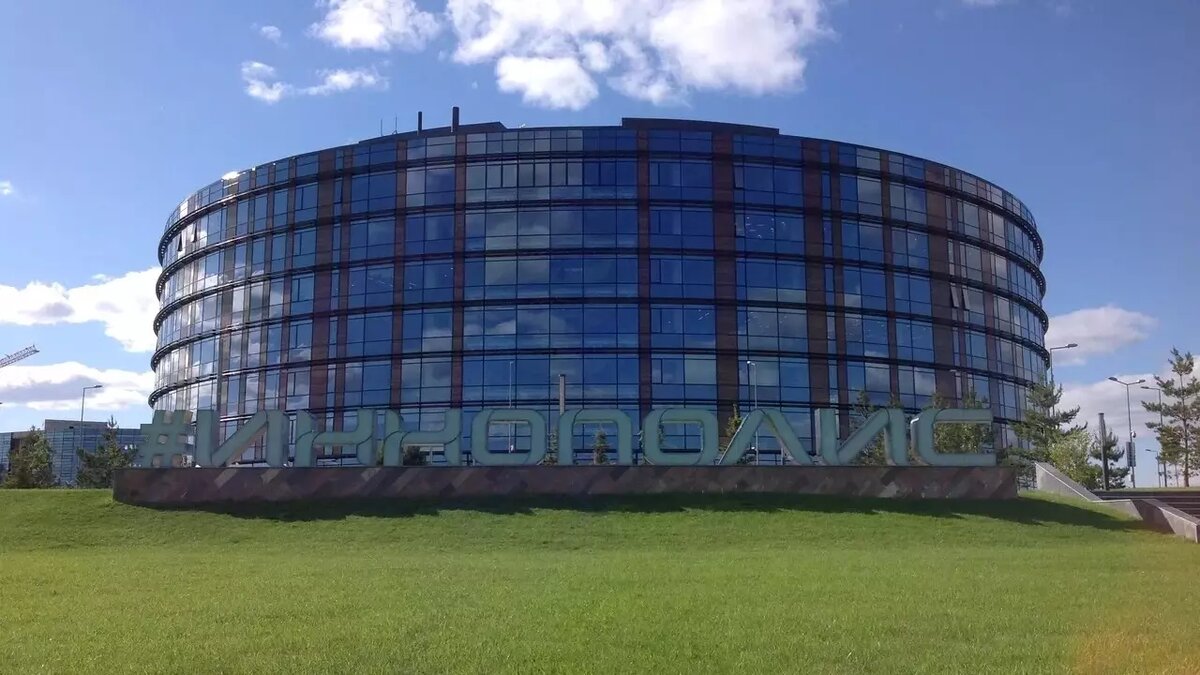     На этой неделе стало известно об уходе с поста ректора университета Иннополис Александра Тормасова. Он возглавлял вуз более 11 лет. «Бизнес Онлайн» выяснил, кого рассматривают в качестве кандидатов на место нового руководителя.