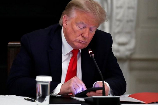    Трамп уверен, что Украина должна отдать России русскоговорящие области
