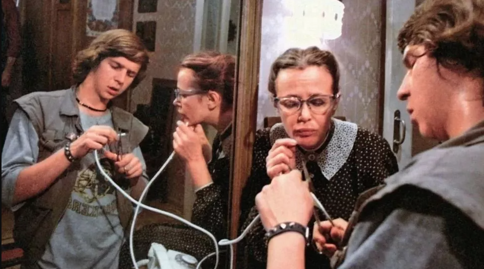 Кадр из фильма "Дорогая Елена Сергеевна", реж. Эльдар Рязанов, 1988 год