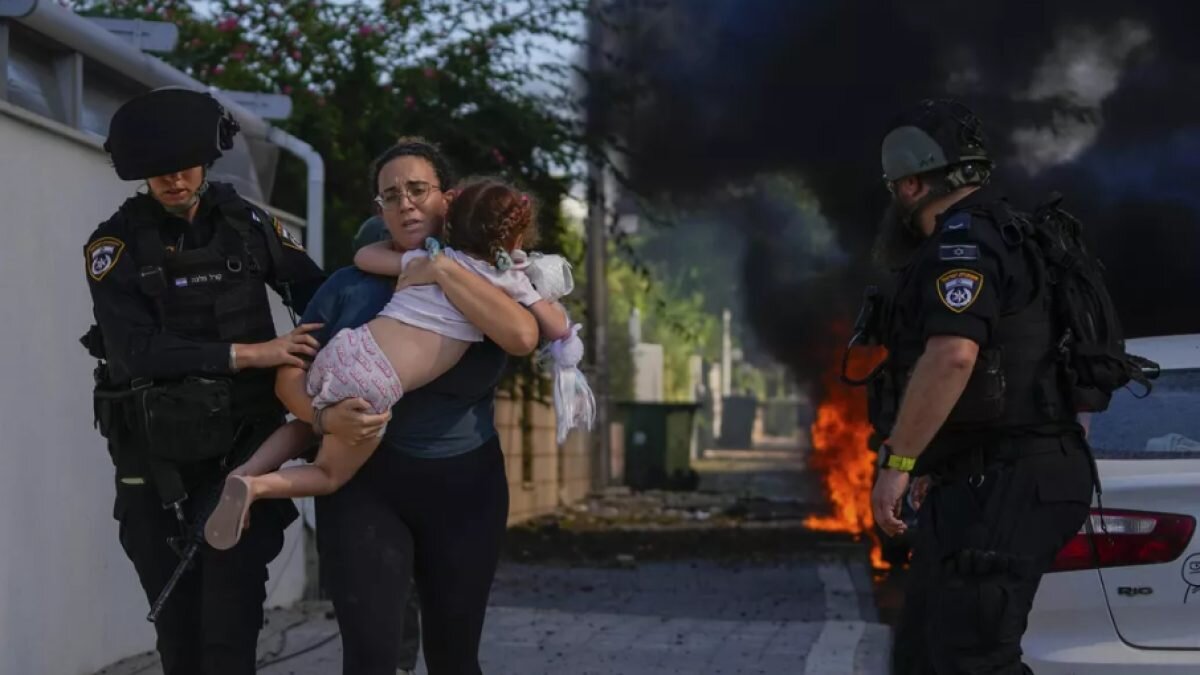    Фото: AP Photo / Tsafrir Abayov Август Макаров
