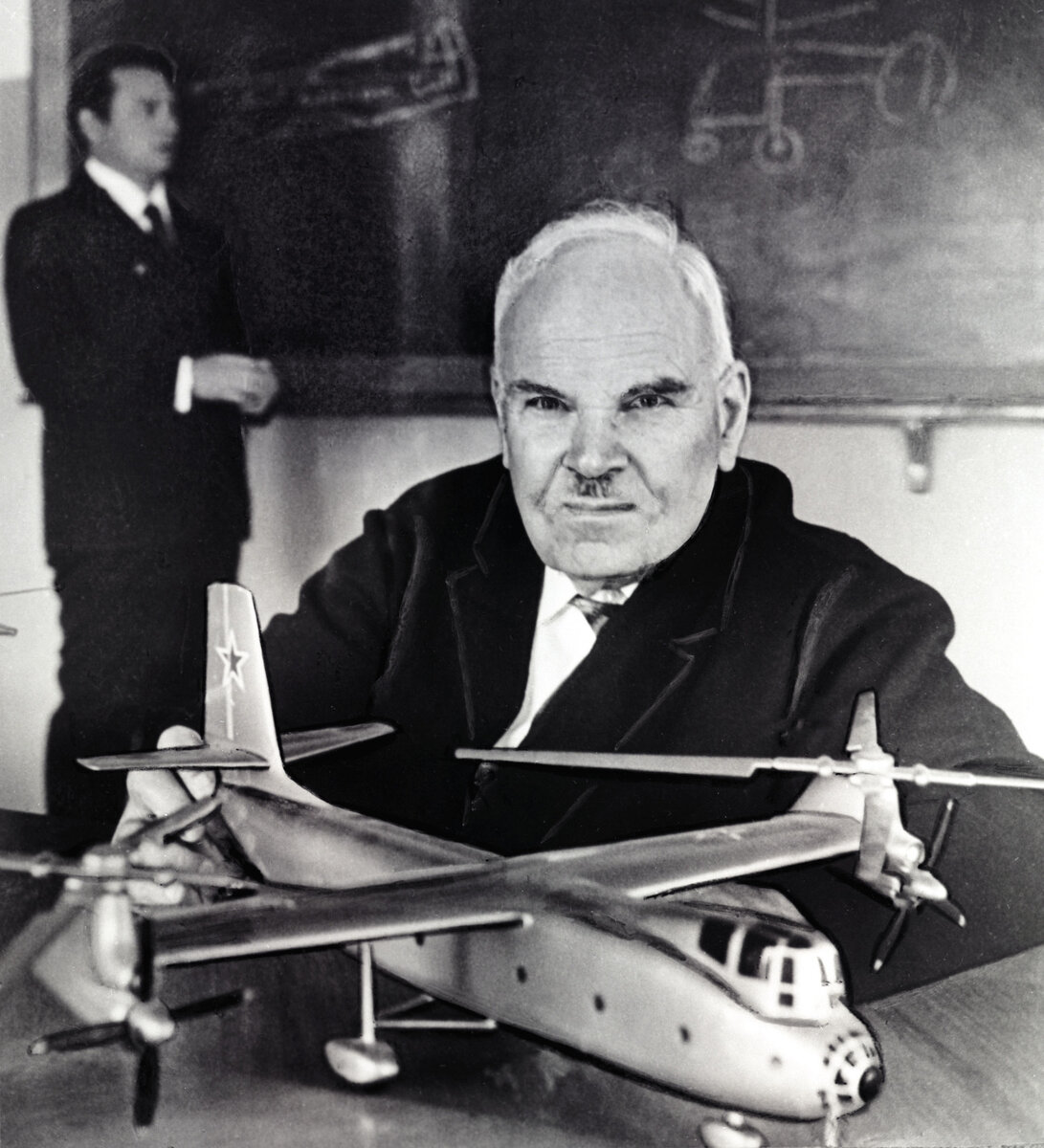    7 октября 1948 года было создано ОКБ-2, занимавшееся проектированием вертолётов, которое возглавил Николай Камов. За годы своего существования конструкторское бюро несколько раз реорганизовывалось / РИА Новости / РИА Новости