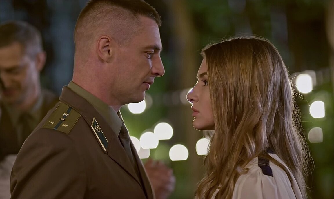 Кадр из сериала " НИЧТО НЕ СЛУЧАЕТСЯ ДВАЖДЫ"