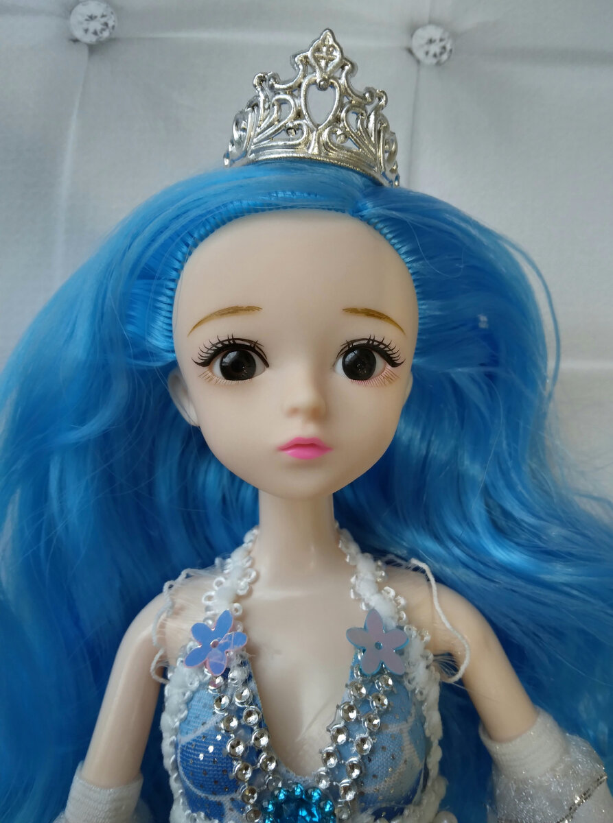 Вот такую чудо - девочку я нашла на озон 