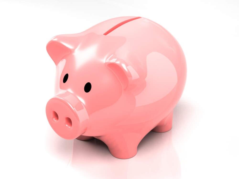 Копилки в форме свиней быстро прижились и понравились всем (особенно детям). Именно поэтому даже в настоящее время большинство копилок изготавливается в форме свиньи.