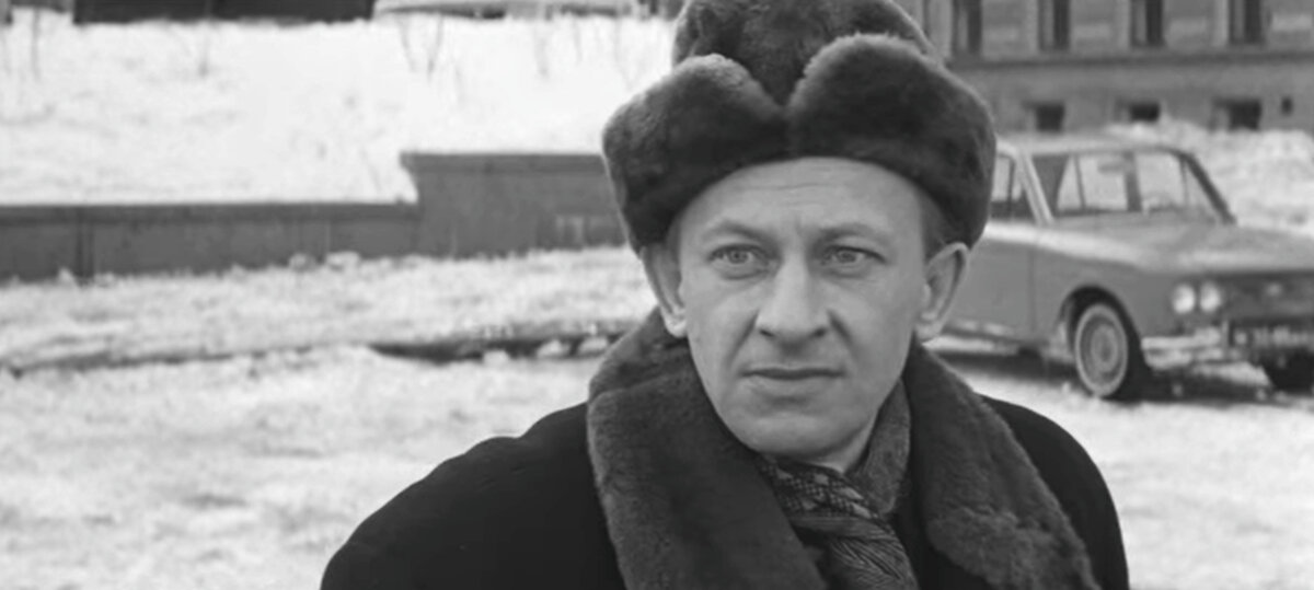 Кадр из кинофильма "Зигзаг удачи", 1968 г., режиссер Эльдар Рязанов, сценаристы Эмиль Брагинский, Эльдар Рязанов, композитор Андрей Петров (скриншот)