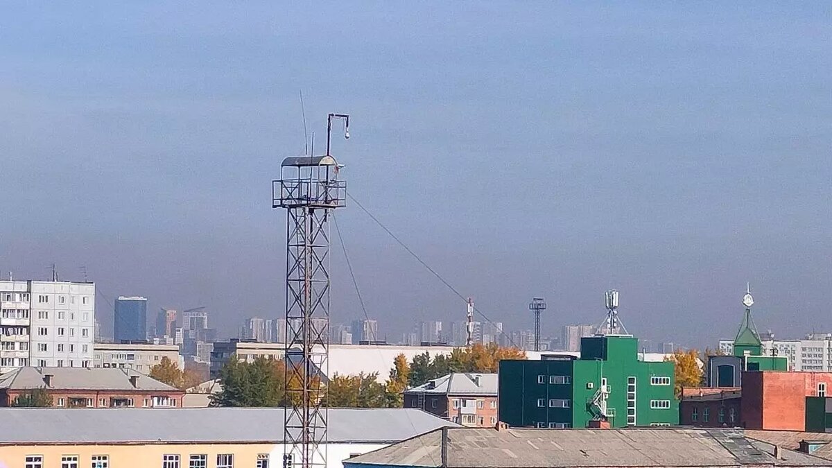    В Красноярске тепло и солнечно, но в городе действует режим неблагоприятных метеоусловий.