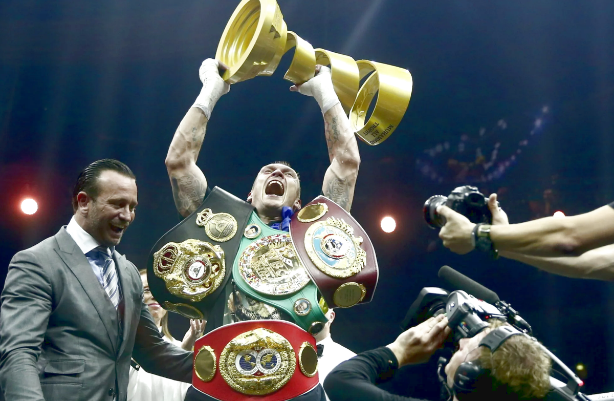 Александр Усик в первом тяжелом весе