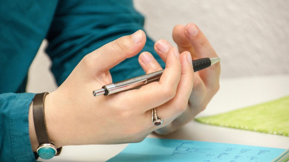    Признаки хорошего психолога: как распознать, что не попали к шарлатану© Unsplash | Julia Taubitz