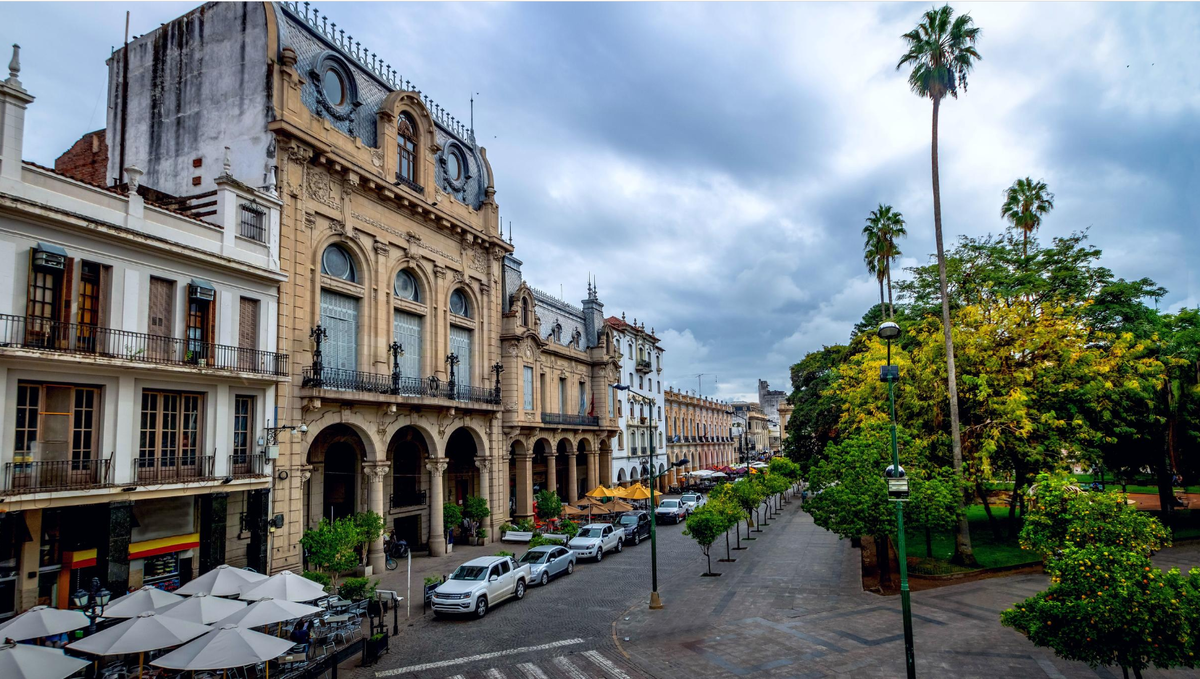 Plaza 9 de Julio – центральная площадь города Сальты. Фото из открытых источников. 