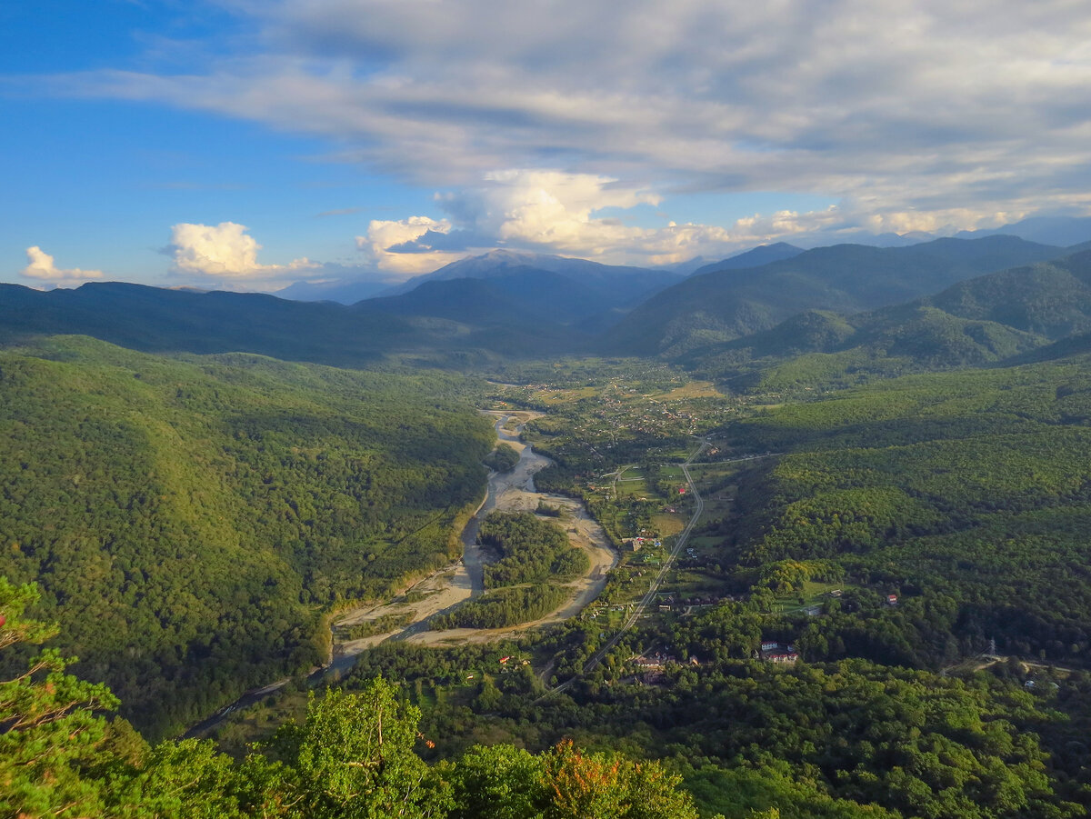 Село Хамышки, вид с горы Монах. Здесь и далее в статье фото автора. 