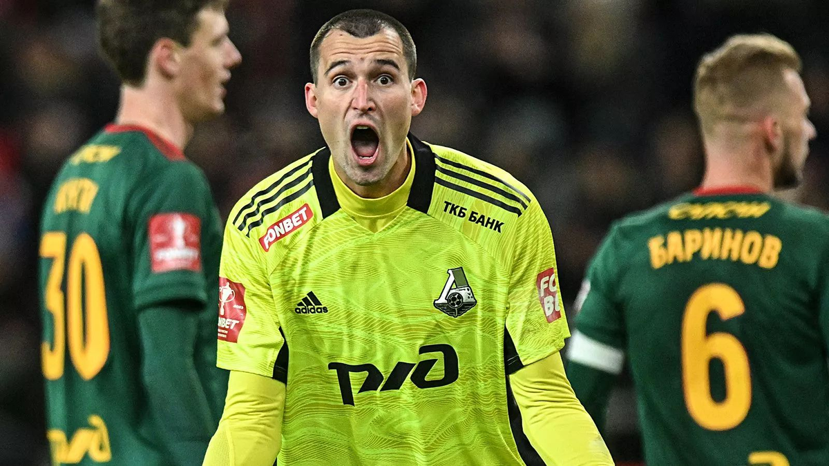 Кто сейчас лучший вратарь России - краснодарец Сафонов или железнодорожник Лантратов?