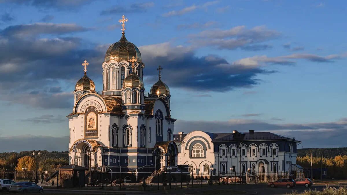 Храм ждёт верующих для коллективной молитвы. Фото: unsplash.com