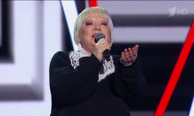 СВЕТЛАНА  КРЮЧКОВА   спела  "Чёрное белым"  "НАС ВЫБИРАЮТ, МЫ  ВЫБИРАЕМ.  КАК  ЭТО ЧАСТО НЕ СОВПАДАЕТ"