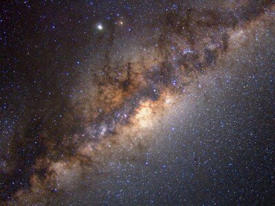    Масса Млечного Пути оказалась намного меньше, чем считалось ранее