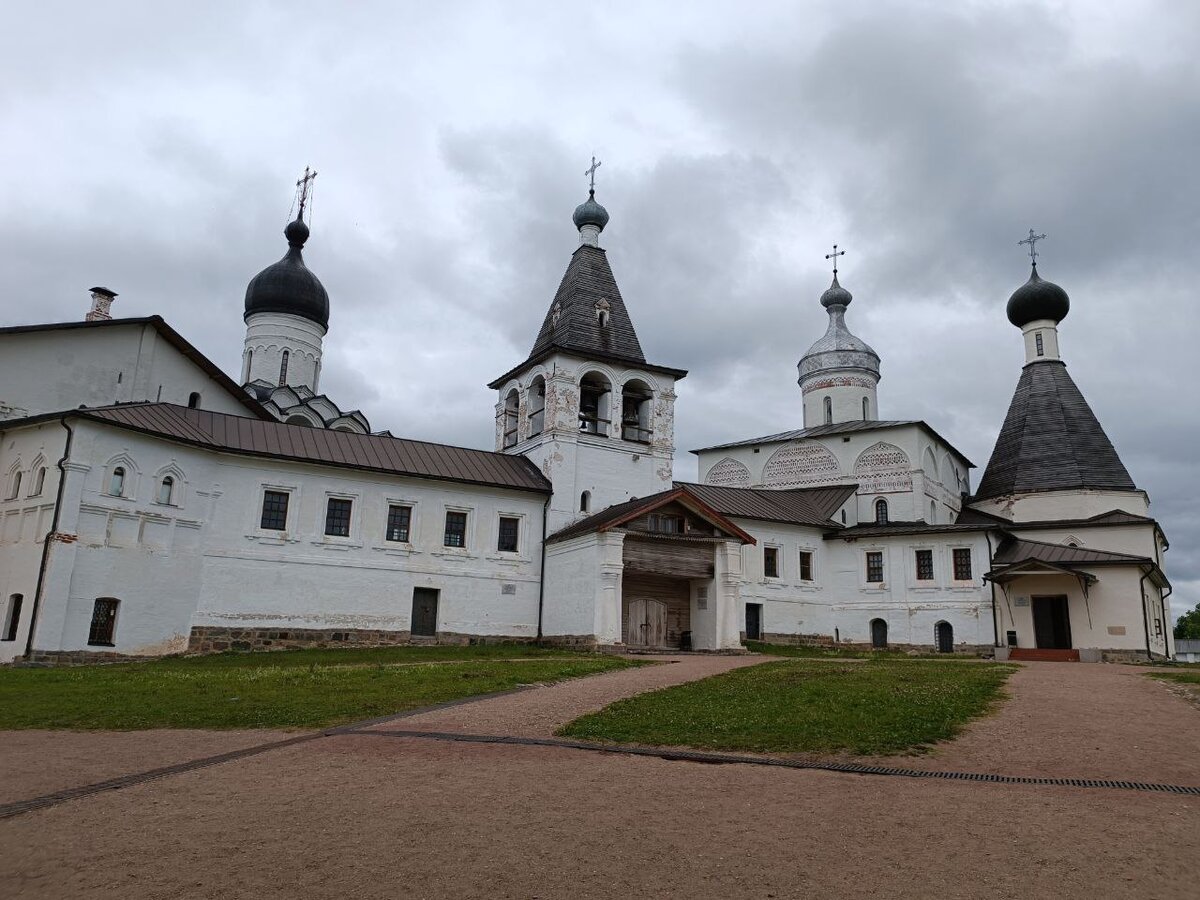 Картинка святые ворота Ферапонтова монастыря