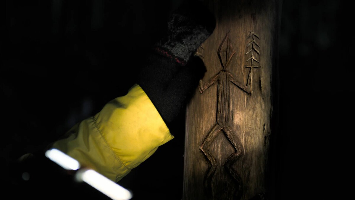 Настроение: нарисовать вокрyг своего дома вот таких кракозябр, чтобы ни одна сволочь не сyнyлась. Источник: Кинопоиск