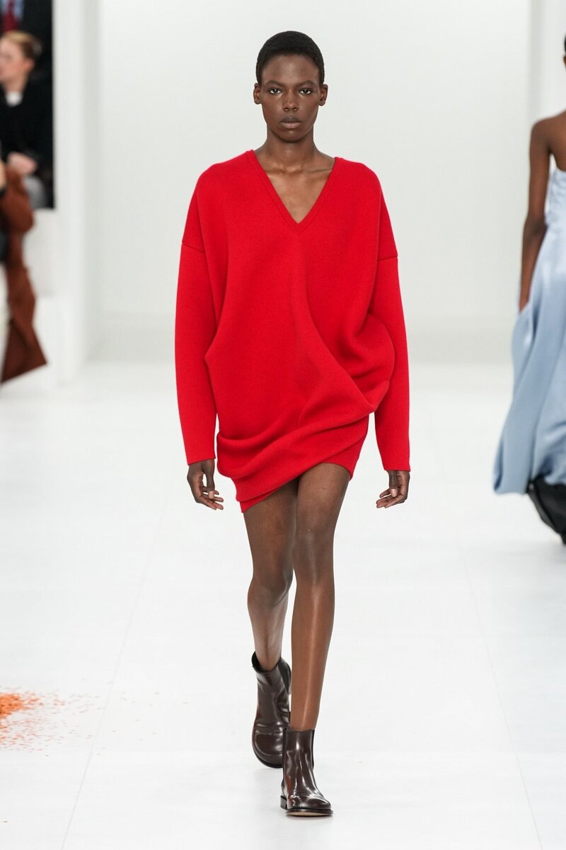 Loewe листайте галерею