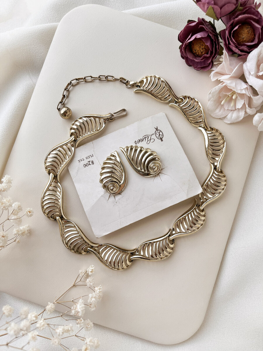 Винтажный комплект украшений Lisner 1960-х годов из галереи АнтикБижу