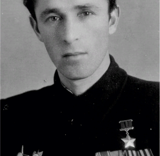 Сын стал Героем в 45-м, отец - в 48-м