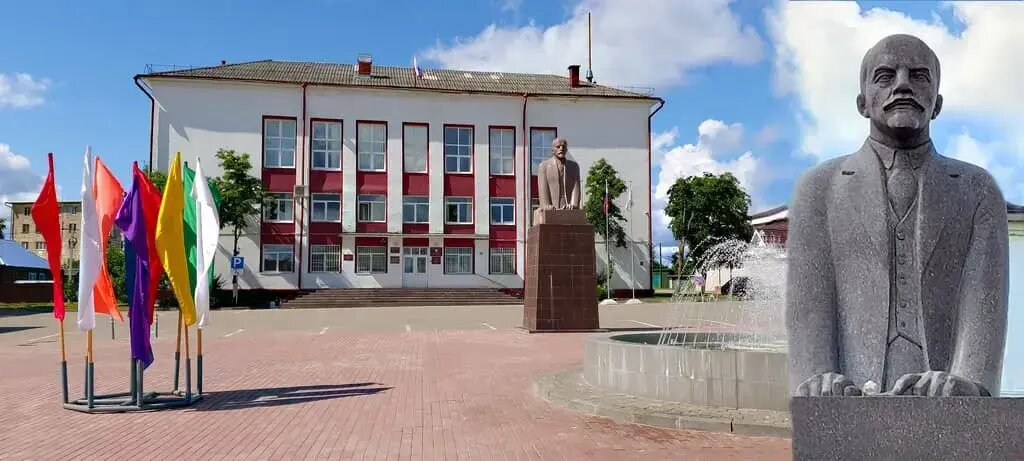 Памятник В. И. Ленину в посёлке городского типа Рамешки. Фотография 2022 года