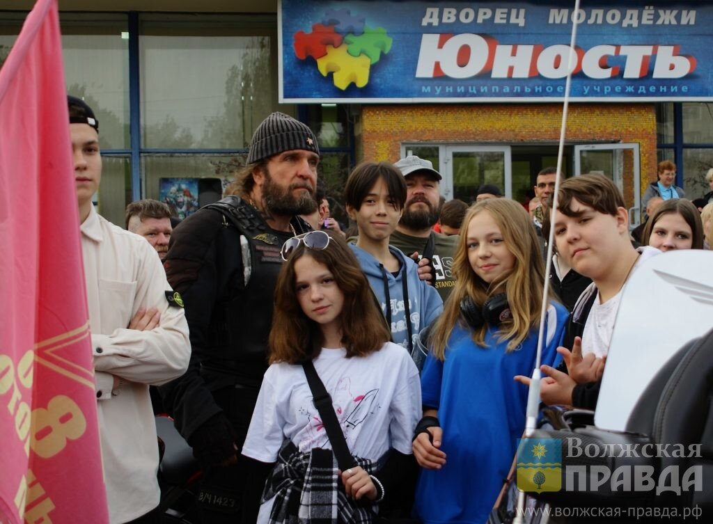 Александр Залдастанов и зрители📷    Волжане напишут сиквел к «Русскому Реактору»
