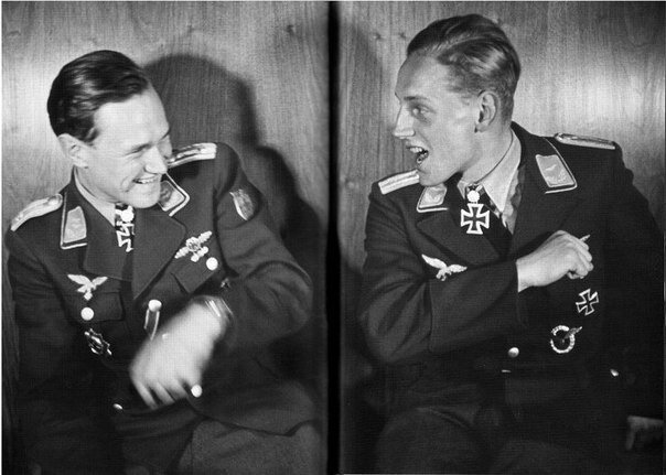 Эрих Хартманн со cвоим наставником Вальтером Крупински