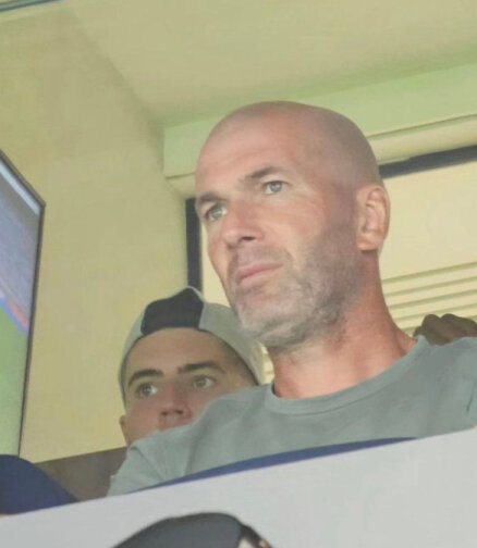    Зинедин Зидан.Скриншот трансляции.