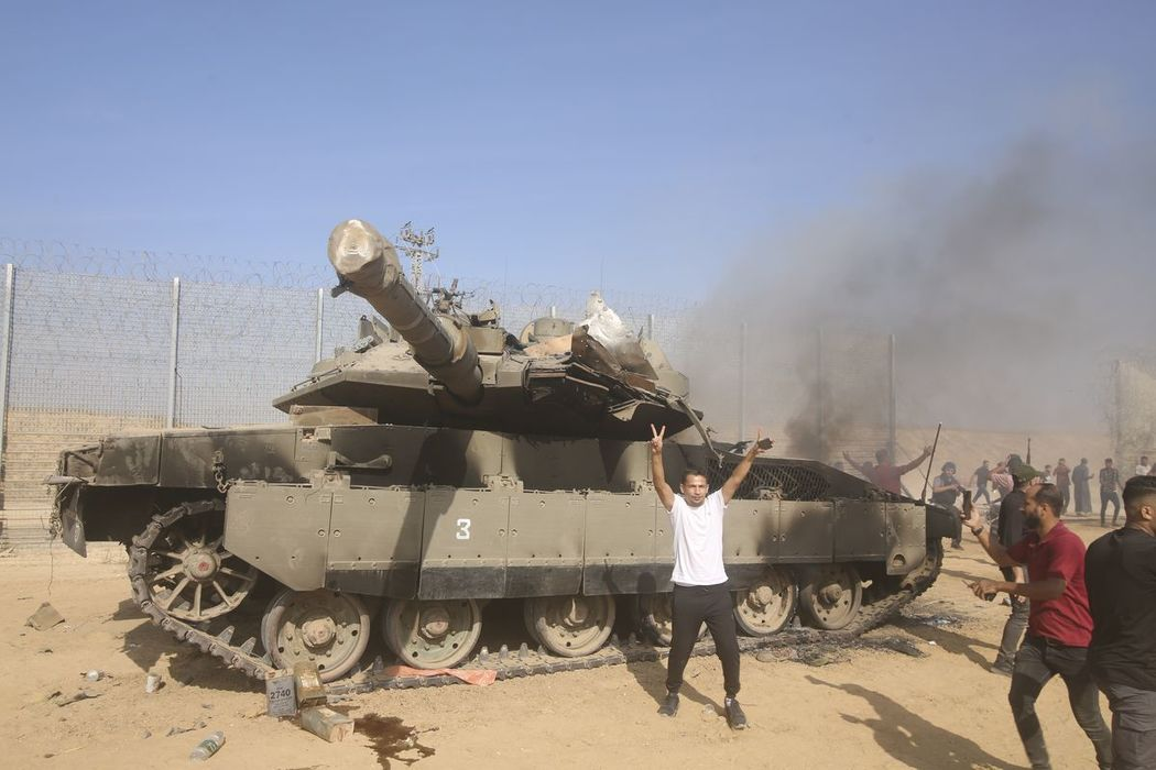 Израильский танк"Меркава" сломался.  фото: картинки  яндекса.