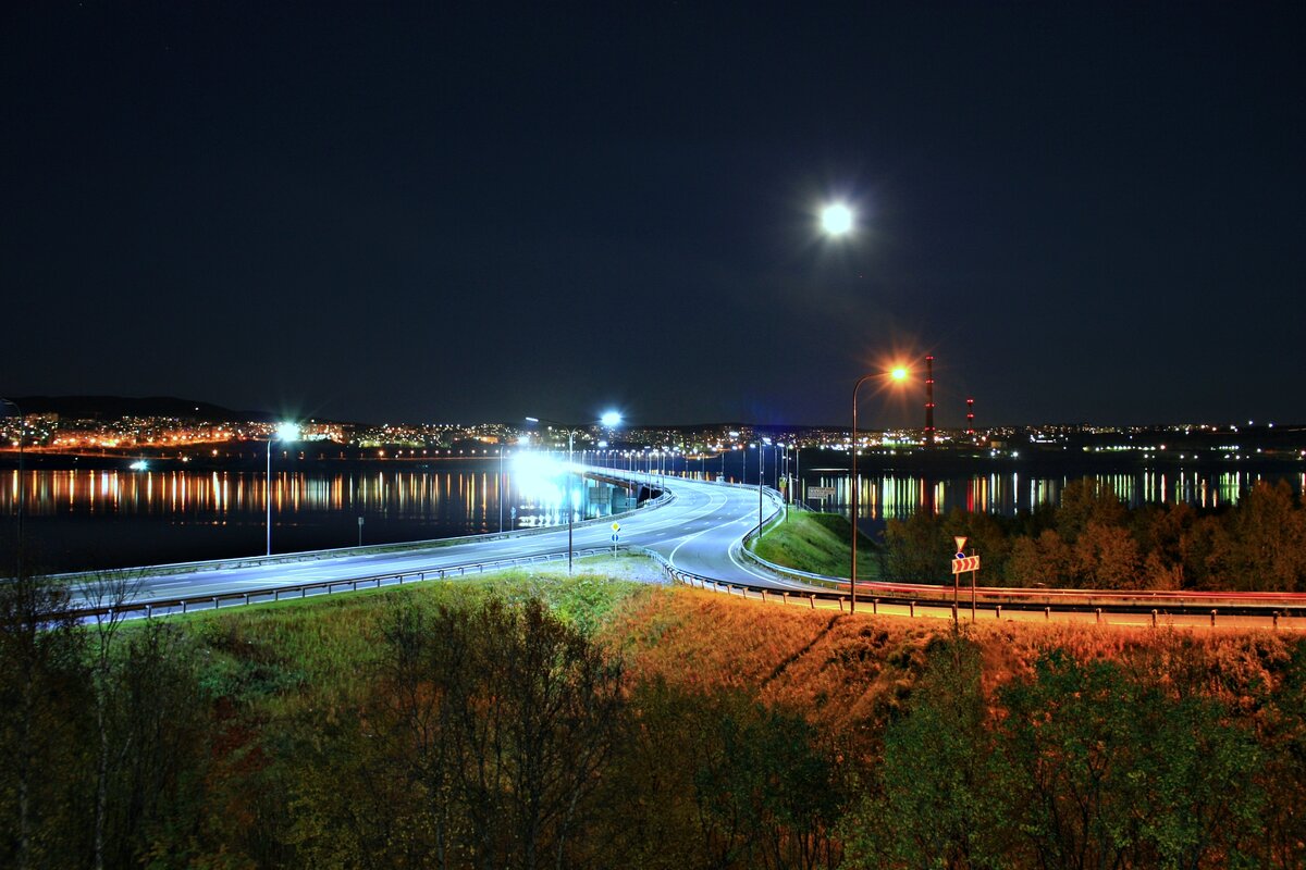 Кольский мост ночью